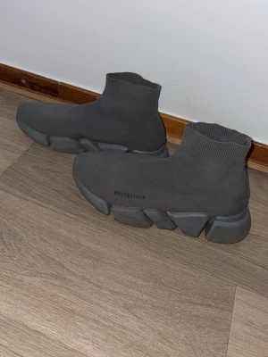 Skor - Helt nya använda endast en gång men de är i nytt skick.