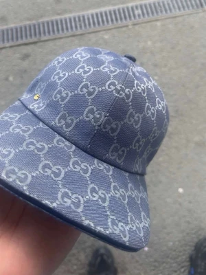 GG-Keps blå  - Säljer en blå keps från gg helt ny 