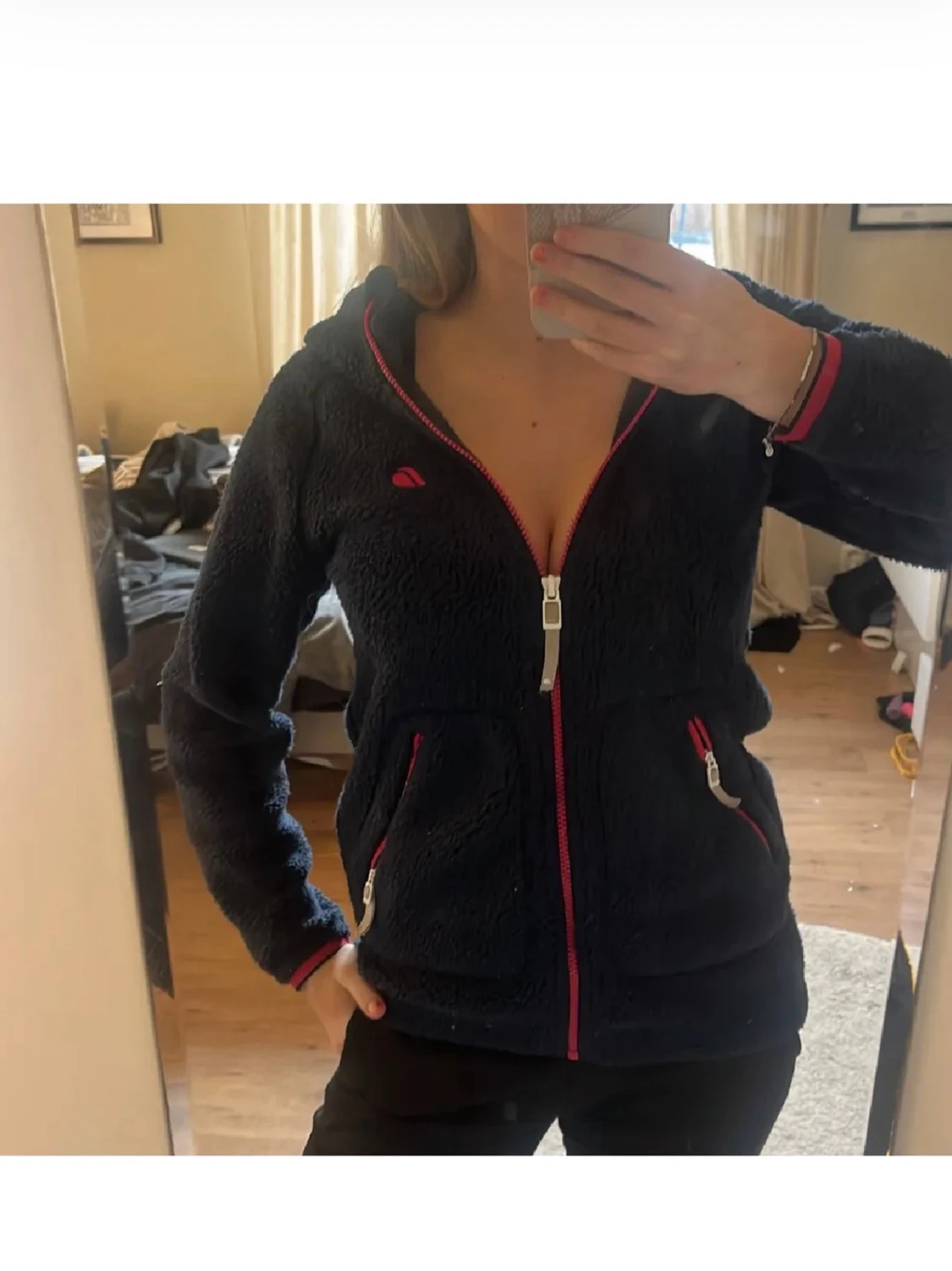 Mörkblå fleecehoodie med dragkedja
