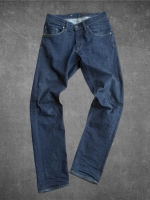 Tiger Of Sweden Jeans - Stilrena jeans ifrån Tiger of Sweden i blå färg | Storlek: W30/L32 | Skick: Mycket bra skick! | Hör av dig vid frågor och funderingar!