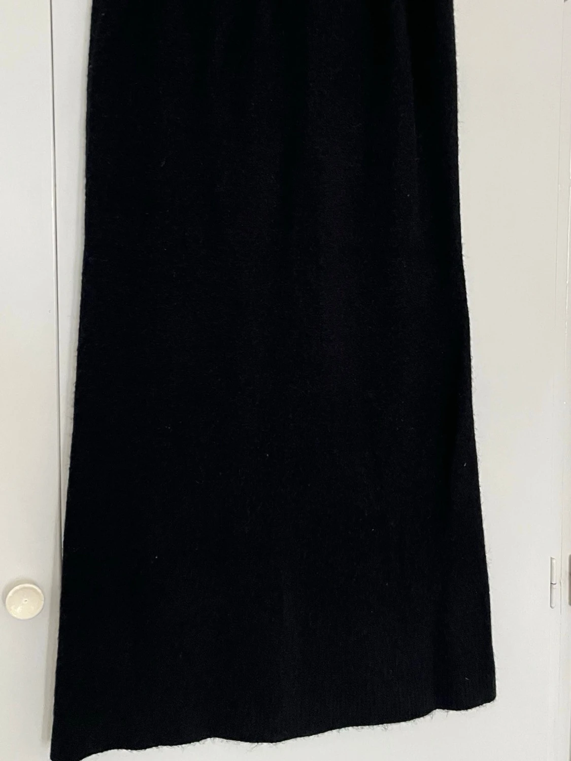 Svart lång stickad kjol