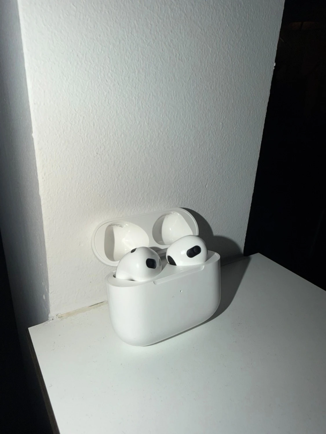 Apple AirPods 3 med laddningsetui