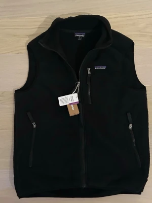 Patagonia fleece  - Helt ny med tags. Storlek M passar L. Hör av er för mer innan köp! 