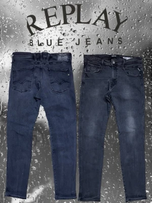 Replay Anbass slim fit jeans svarta - Modell anbass Storlek 34/32 men är som 32 i midjan Riktigt goa o ha på sig och sitter bra på Slim fit passform Stretchigt material på jeansen  Modellen är 187cm och väger 72kg  Mått: Midja 40cm Längd 105cm Benöppning 16,5cm Lår 25cm  Skriv om ni har frågor! Skickas samma eller nästa dag 📦🚛