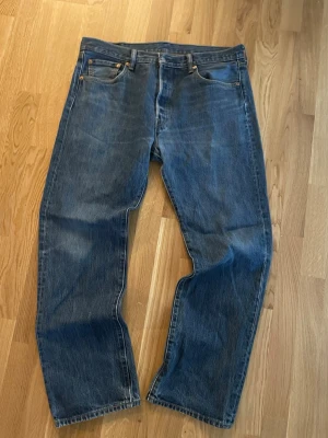 Levi's blå raka jeans - Levi jeans 501 straight W36 L32