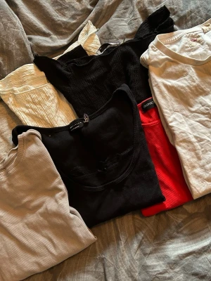 7 st T-shirts  - Från olika ställen, storlek M/L/XL blandat 