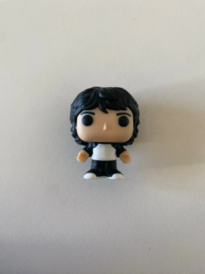 Stranger things kinder joy Mike - Stranger things kinder joy Mike. Man får inte med någon choklad. Figuren är i nyskick.