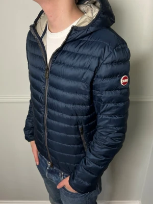 COLMAR JACKA - Snygg dunjacka från Colmar | Strl: 48 | Fint skick |Hör av dig vid intresse eller om du undrar någonting! 