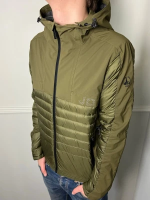 JOTT JACKA  - Sjukt najs jacka fårn Jott | Strl: S | Fint skick | Hör av dig vid intresse eller om du undrar någonting! 