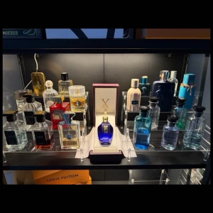 Parfymprover/parfym/splittar/samples - Louis Vuitton Afternoon Swim 69kr / 99kr / 155kr / 299kr / 849kr  Louis Vuitton Imagination 69kr / 99kr / 155kr / 299kr / 849kr  Louis Vuitton Meteore 69kr / 99kr / 155kr / 299kr / 849kr  Xerjoff Torino 21 49kr / 69kr / 109kr / 209kr / 599kr  PDM Layton 59kr / 85kr / 135kr / 260kr / 749kr  Amouage Reflection  49kr/ml  Guerlain Herbes Troublantes  69kr / 99kr / 155kr / 299kr / 849kr  Baccarat Rouge 540 Extrait 80kr / 115kr / 185kr / 360kr / 1050kr  Angel Share 69kr / 99kr / 155kr / 299kr / 849kr 