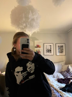 m&m merch  - säljer en m&m merch ifrån deras ” we are not the same tour part 2”, strl s💞