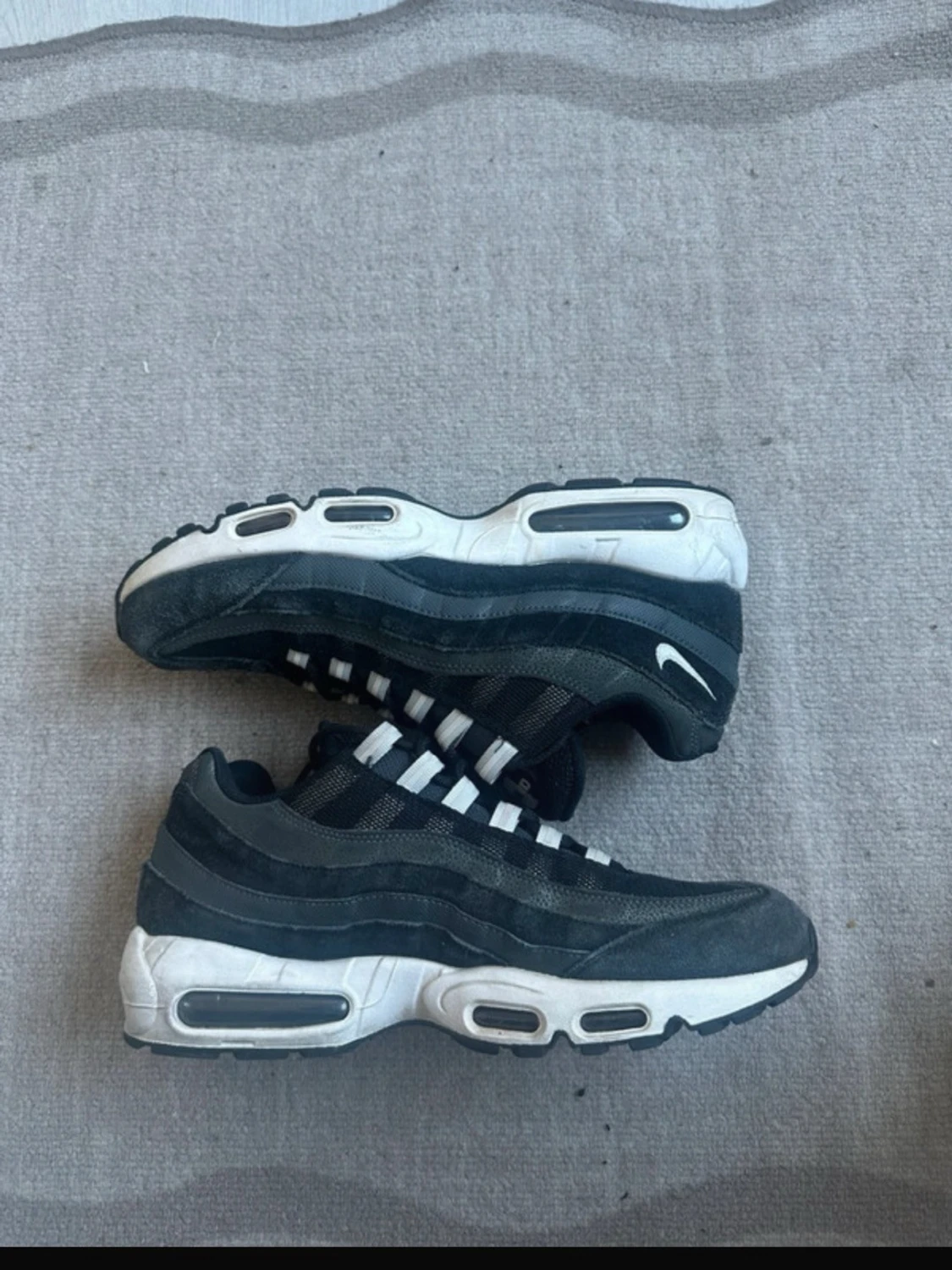 Svarta Nike Air Max 95 sneakers