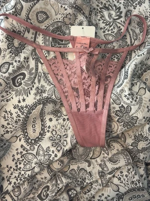 Hunkemöller Trosa  - Rosa hunkemöller Trosa i strl S helt ny med lappen kvar😊