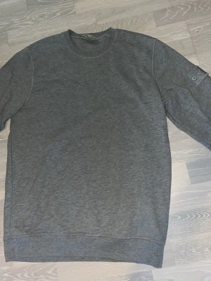 Stone Island Ghost Edition Tröja - Tröjan är helt äkta, fick den som present för nåt år sedan. Skriv vid funderingar🤗🎩
