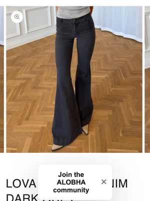 BYTE/köpa - Vill någon byta oanvända alobha label jeans. Skulle vilja ha antigen navy eller samma som jag har fast i storlek 38. Jag har storlek 36 i dessa jeansen. Kan även tänka mig att sälja de för 900kr. 