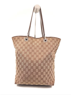 GUCCI GG Canvas Medium Tote Bag - •The bag has been gently used and is in very good condition • Size: One size •Color: Beige •Retail price: 10000Sek •Height: 32cm Depth: 11cm Length: 36cm
