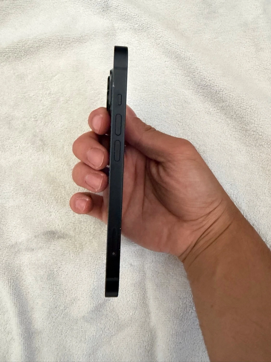 iPhone 14 - 4