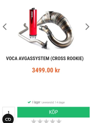 Voca rookie 50/70 (AM6) -  Säljer ett effektfullt rör som passar alla am6 motorer som bl.a. reiju mrt, dt50r, röret och ljuddämparen är lackade i svart, perfekt rör för dig som vill köra trimmat utan att få några problem med polisen. (Mellan röret är ej original)  Nypris 3499