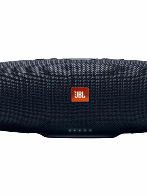 JBL bärbar högtalare svart - Njut av ett legendariskt JBL-ljud med JBL Charge 4 trådlös högtalare. Högtalaren är vattentät och ger dig upp till 20 timmars batteritid. Anslut flera JBL-högtalare med Connct+ för det ultimata partyljudet. Köpt för 1800kr för 7 månader sen 