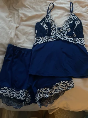 Pyjamas set  - Pyjamas sätt, m shorts och linne. Jättefint och gulligt, storlek s 