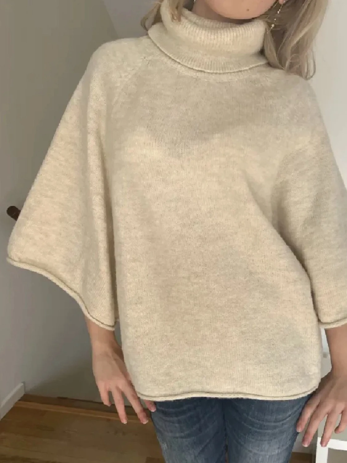 Beige stickad polotopp med vida ärmar Zara 