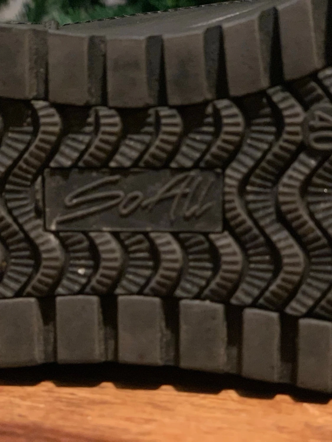 Svarta kängor med fuskpäls och snörning - 4