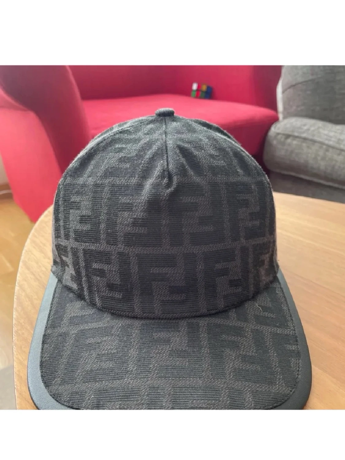 Svart keps från Fendi med FF-mönster - 1