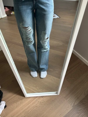 Helt Nya Jeans - Helt nya super fina jeans, strl W26/L34. Säljer då de inte passar mig!