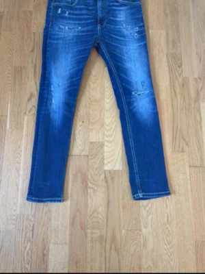 Dondup jeans  - Säljer nu min Dondup jeans på grund av att dem börjar bli försmå hör av er vid intresse 