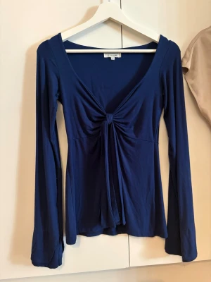 Topp från design by si - Använd några få gånger. Nypris 393kr