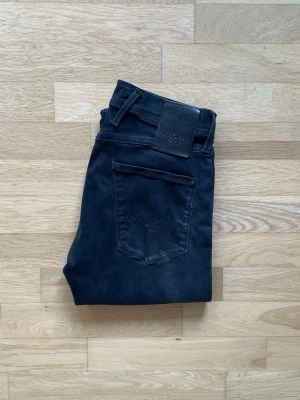 Replay Hyperflex - Replay jeans | Skick 9,5 | Nypris 2000kr mitt pris endast 499kr! | Storlek: W29 L32 | Priset är ej hugget i sten! 🪨 | Hör av dig vid minsta fråga eller fundering!📩