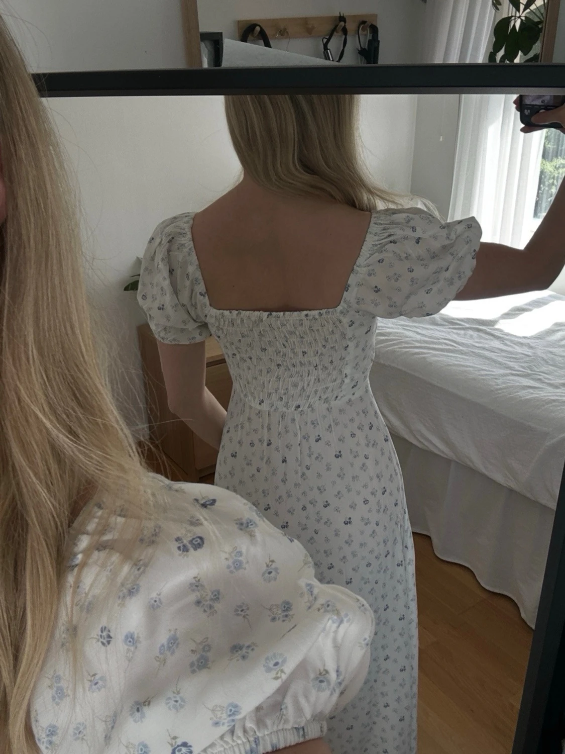 Blommig klänning - 2