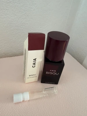 Caia bisou  - En 15 ml och en 2 ml. Ej använda 