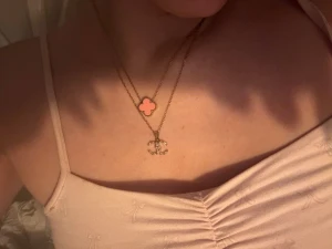 Chanel CC halsband  - Jättefint chanel doupe halsband med CC- hänge. 