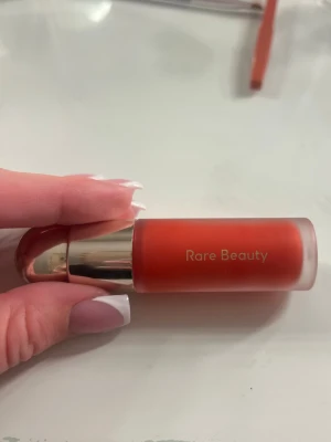 Rare Beauty blush  - Endast testad, färgen grateful 