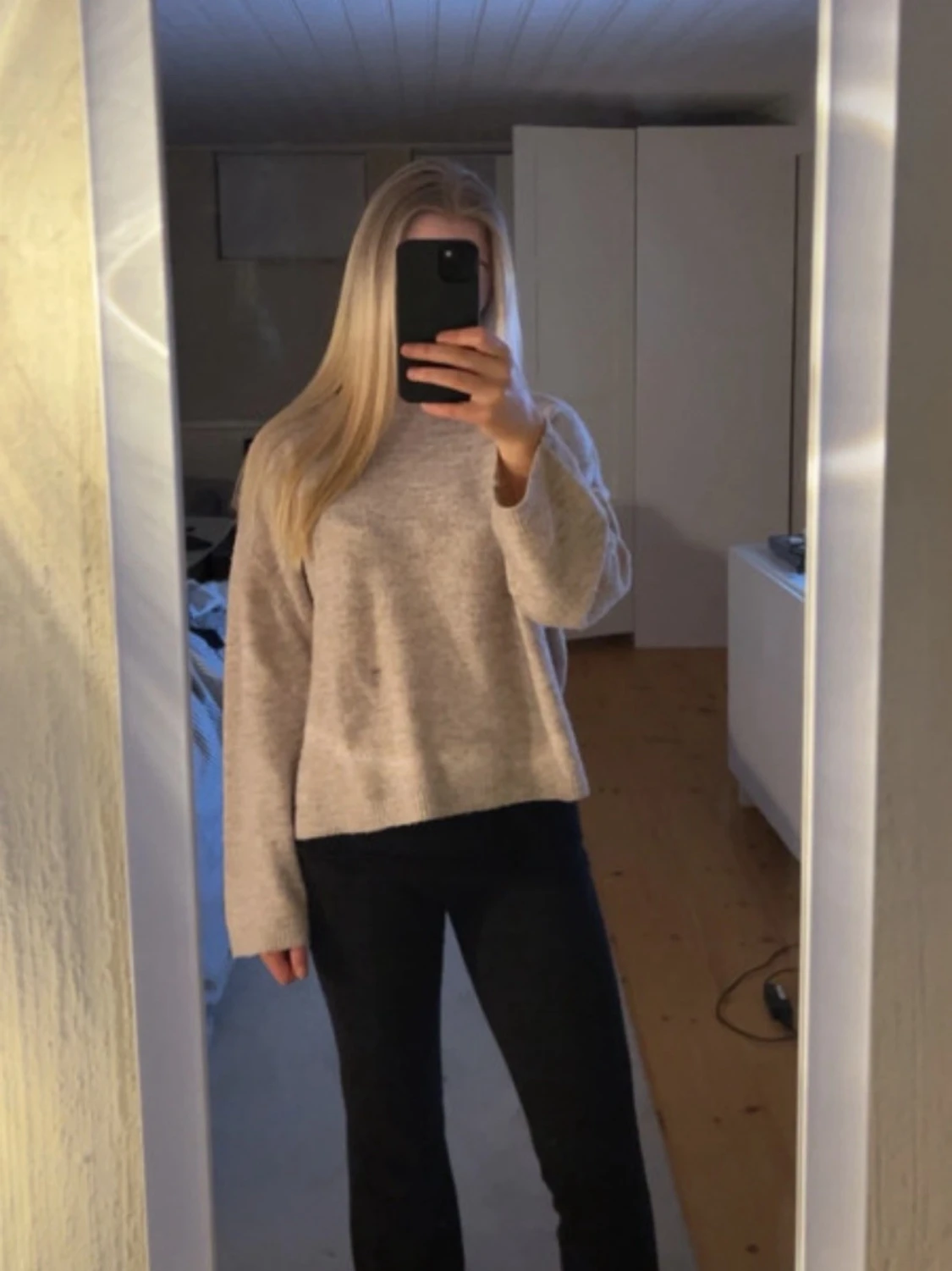 Beige stickad tröja från Gina Tricot