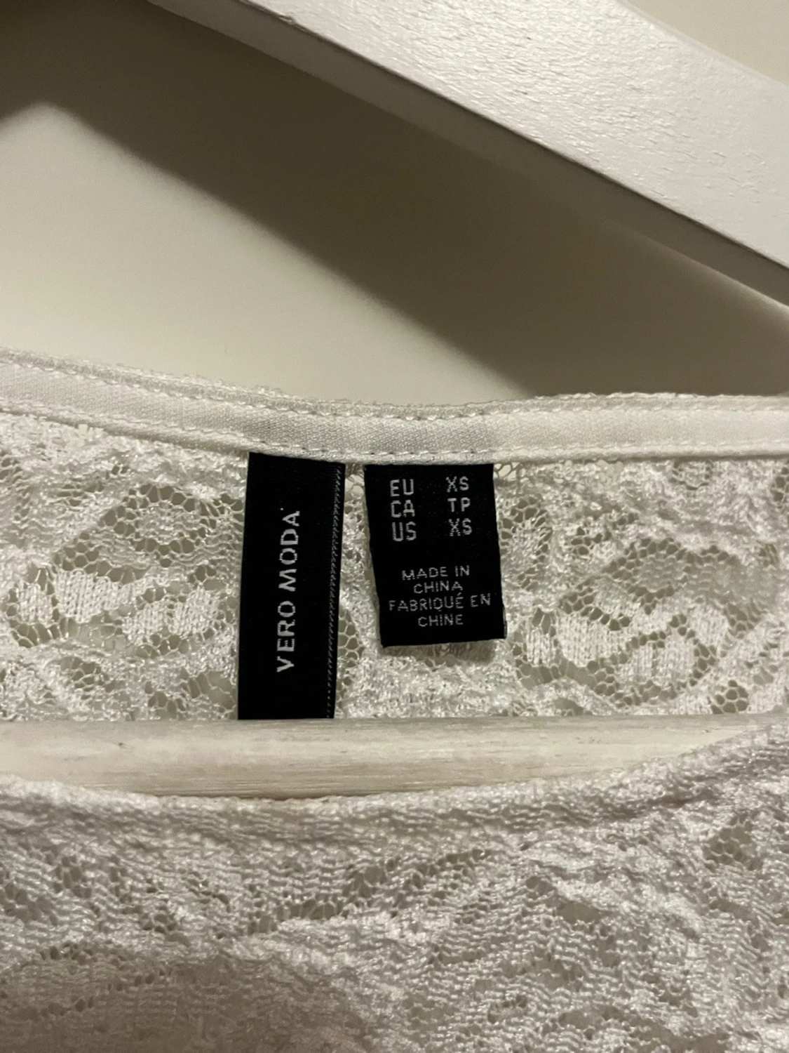 Vit spetsblus från Vero Moda - 3