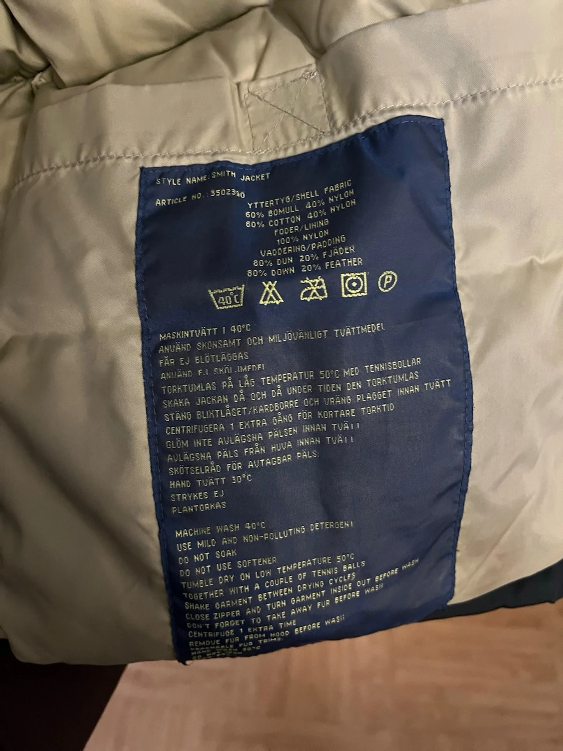 Svart parkas från Svea med fuskpäls - 3