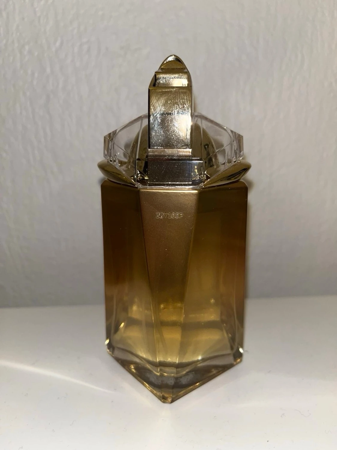 Alien parfym från Mugler guld - 1