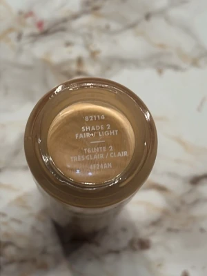 Elf halo glow fair/light  - Säljer den pågrund av att de var fel färg för mig så testad 1 gång bara. 