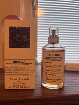 Maison Margiela,  Jazz Club EdT - Maison Margiela. Jazz Club parfym. Perfekt för kalla vädren. 100ml flaska men 90-95ml är kvar. 