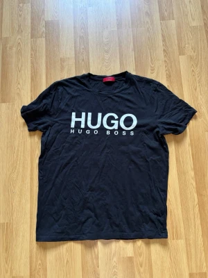 Hugo Boss t shirt - Iprincip oanvänd går ner i pris vid snabb affär!