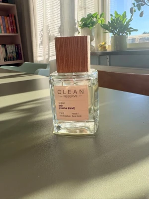 CLEAN Reserve Skin EdP parfym 50ml  - CLEAN Reserve Skin [reserve blend] 50ml test sprayad några gånger se bild. 