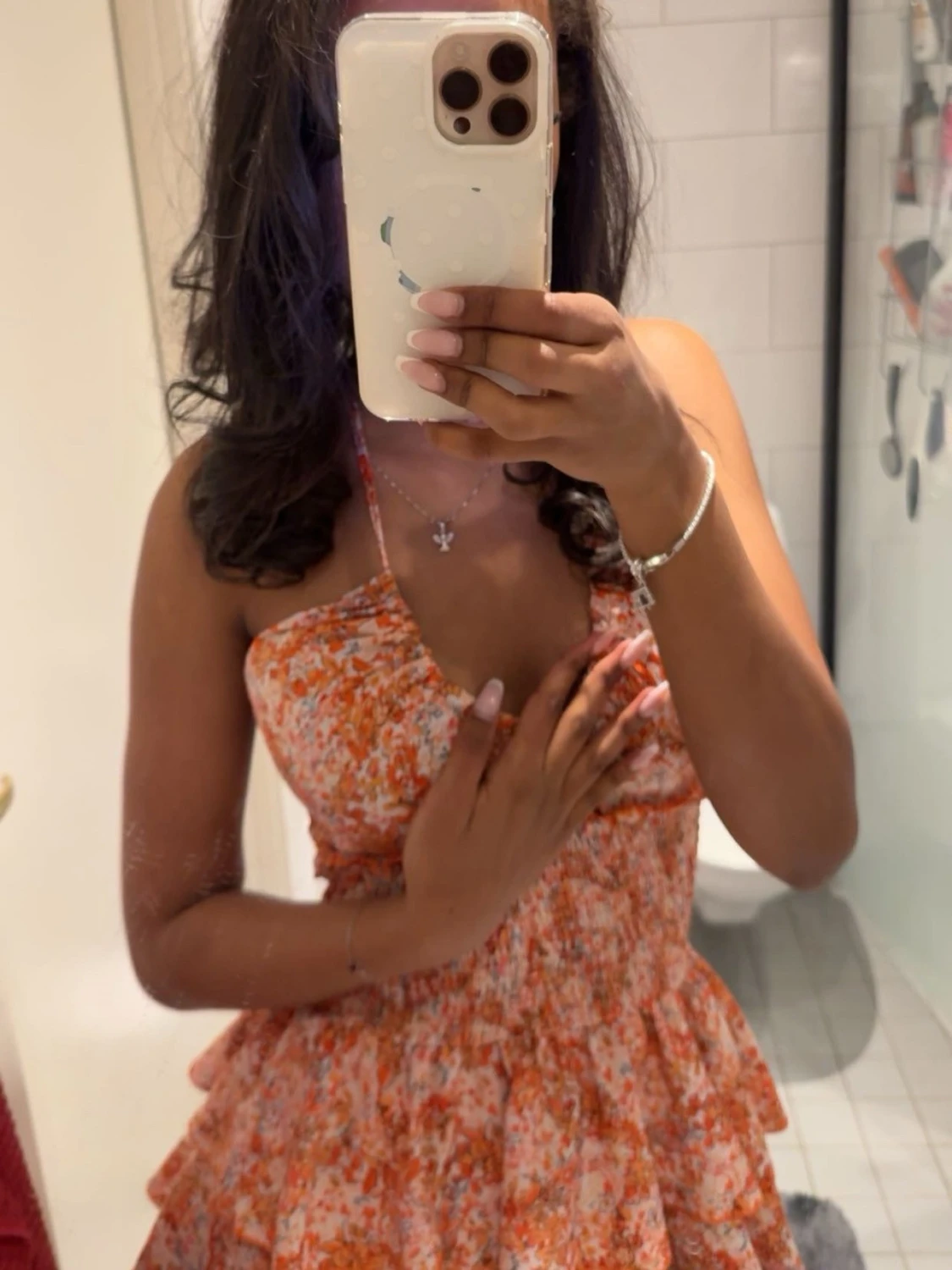 Blommig kort klänning med volanger - 1