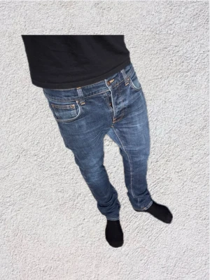 Dry Nudie Jeans - Bra skick inga defekter. Snygga fades. Mått finns bara att fråga. Pris endast 349