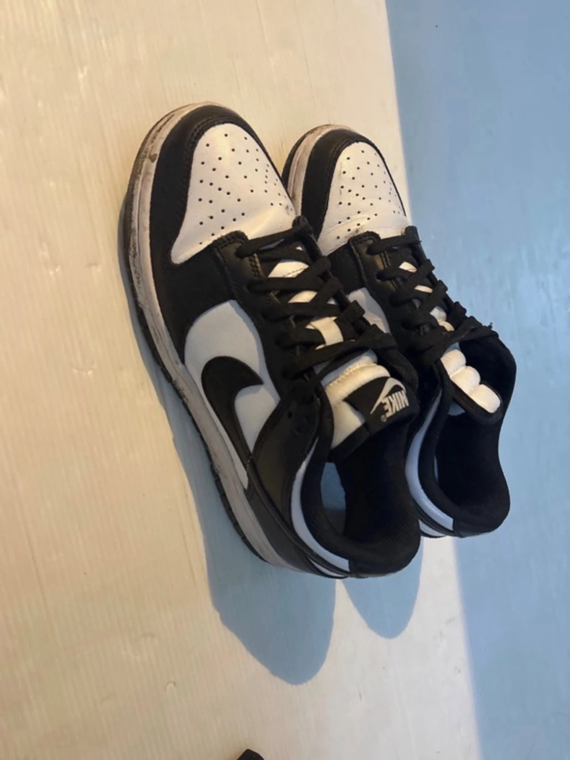 Nike Dunk Low svart/vit sneakers - 3