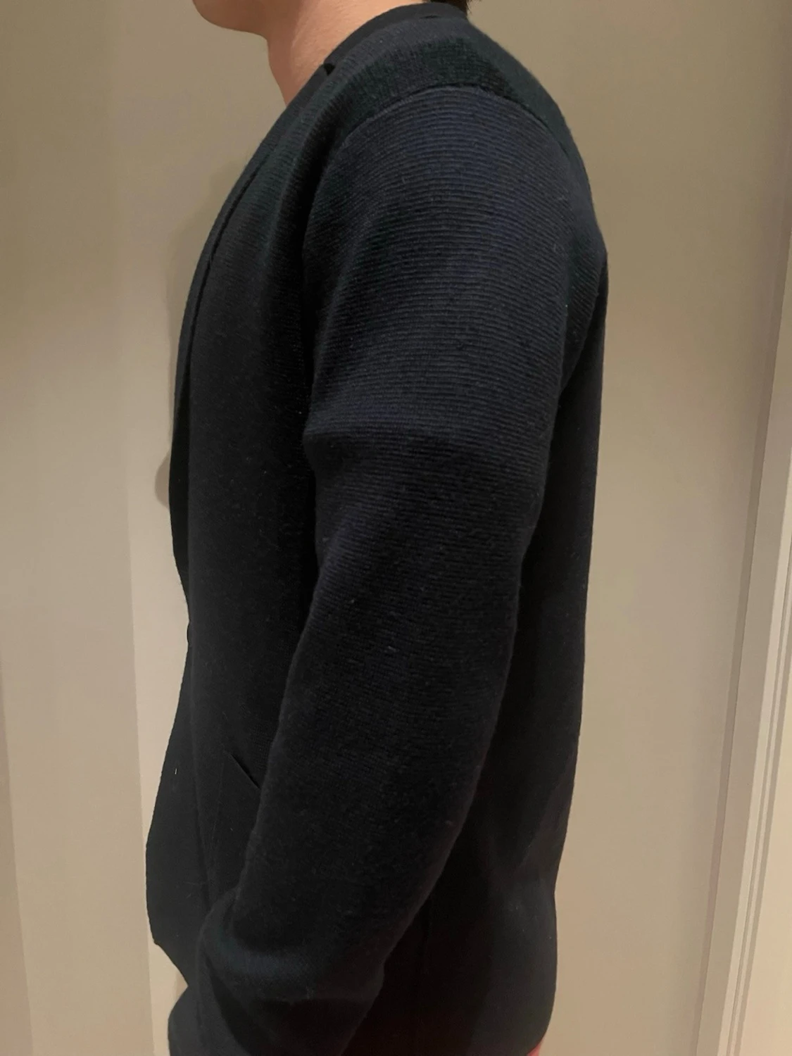 Mörkblå stickad kavaj med två knappar - 1