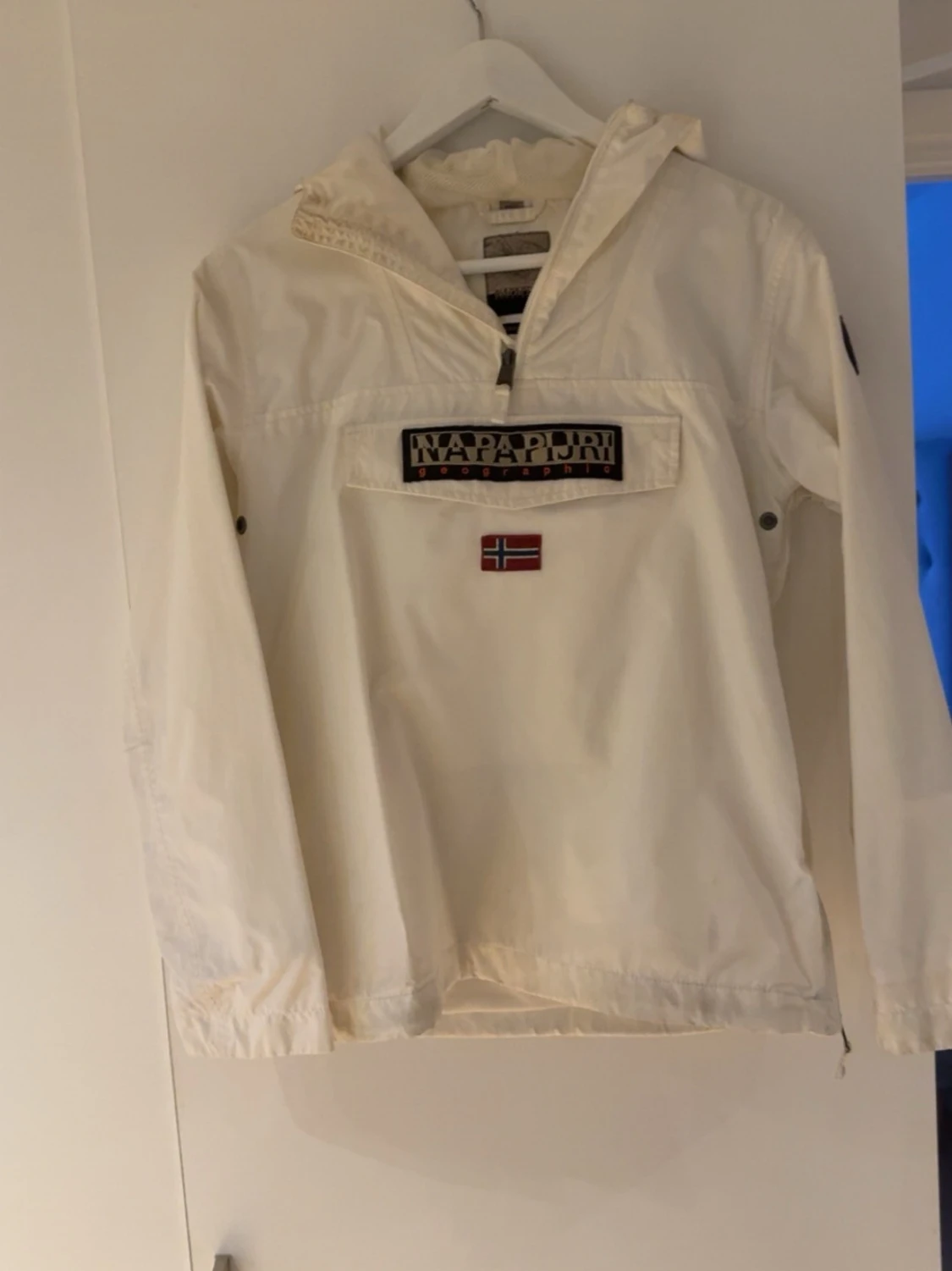 Vit vindjacka från Napapijri