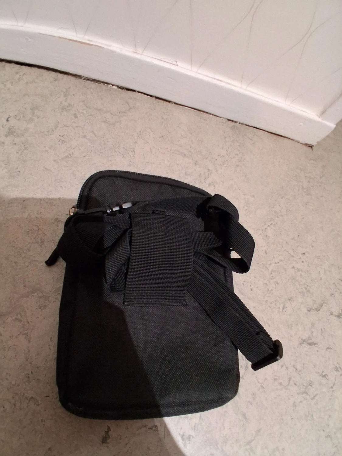 Svart axelväska GG - 2