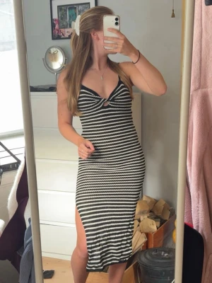 Sommarklänning - Klänning från New Yorker, aldrig använd med prislappen kvar! (Köparen står för frakten)